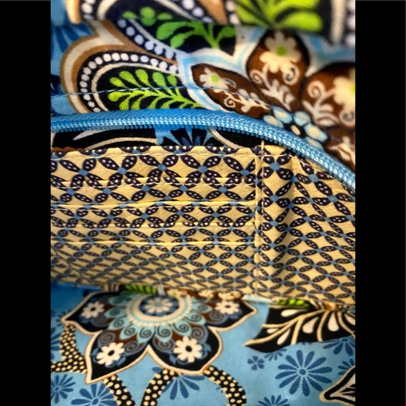 RARE Vera Bradley Crossbody Bali Blue HTF- Retired 2009 Excellent condition! - Picture 7 of 15